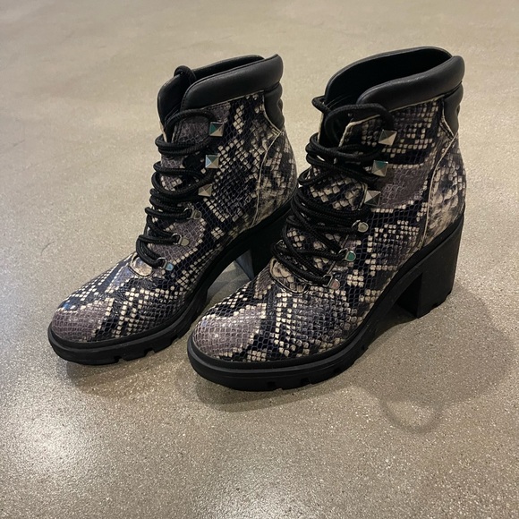 Marc Fisher Lanie Faux Leather Snakeskin Combat Boots Size 8 - Picture 3 of 10